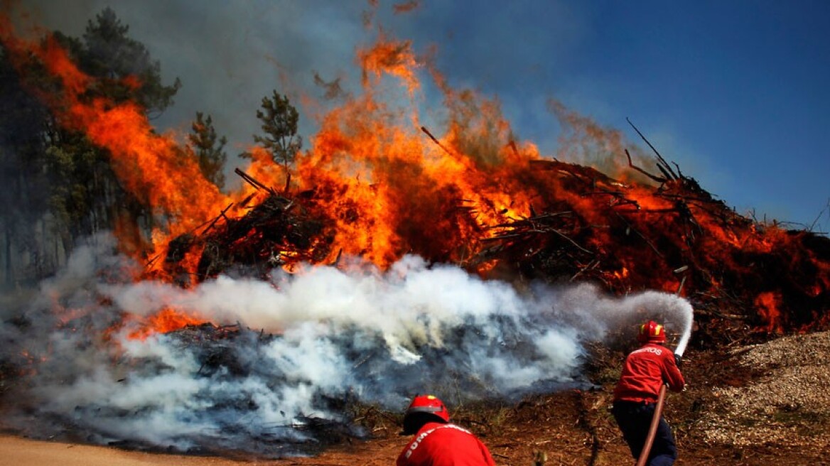 Καταστροφικές πυρκαγιές στη βόρεια Πορτογαλία
